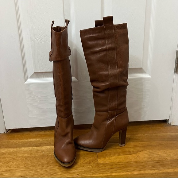 Brown heeled boots by EXE are in excellent condition. Size 6 1/2 - Picture 2 of 9